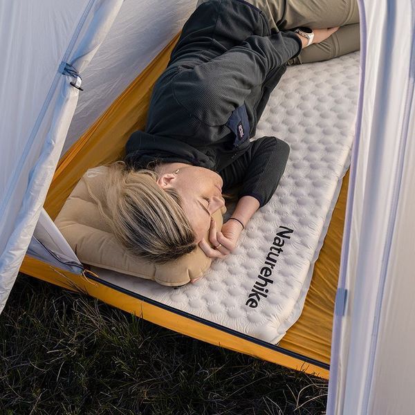 Самонадувний матрац надлегкий одномісний Naturehike CNK2300DZ013; 35 мм; світло-сірий 65434 фото