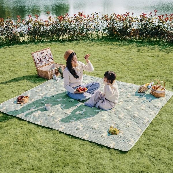 Килимок для пікніка водостійкий Naturehike CNK2350WS010, 145x170 см, зелений з принтом 69523 фото