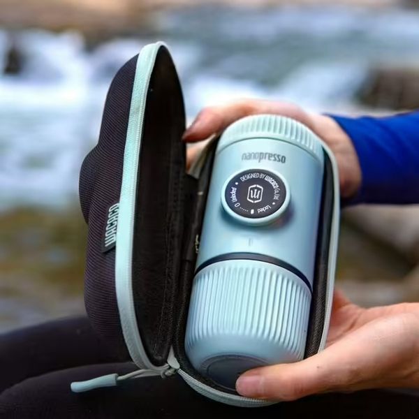 Портативна еспресо-кавоварка Wacaco Nanopresso блакитна з чохлом, механічна, для меленої кави 69048 фото