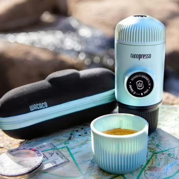 Портативна еспресо-кавоварка Wacaco Nanopresso блакитна з чохлом, механічна, для меленої кави 69048 фото