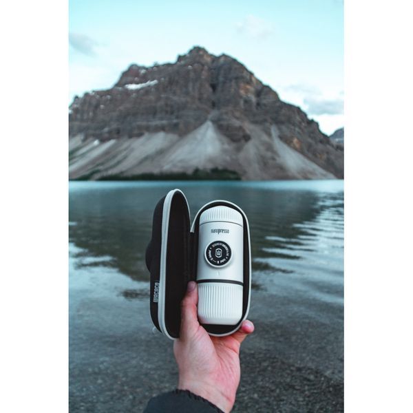 Портативна еспресо-кавоварка Wacaco Nanopresso біла з чохлом 69051 фото