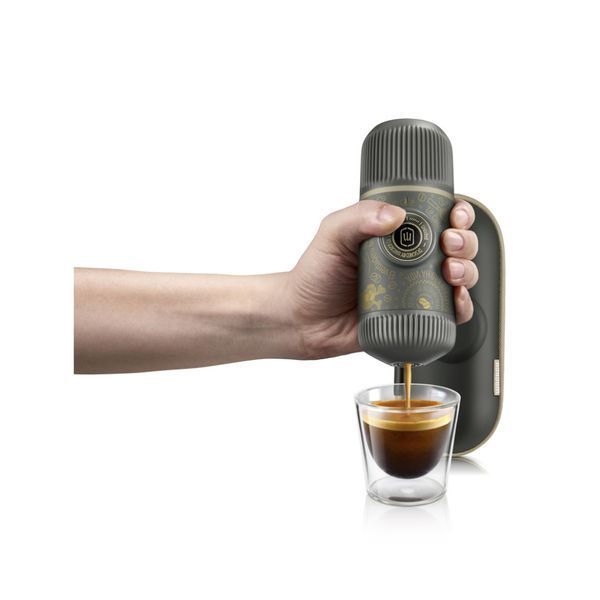 Портативна еспресо-кавоварка Wacaco Nanopresso темно-сіра з чохлом, механічна, для меленої кави 69053 фото